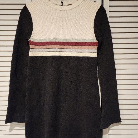 FREE PEOPLE Size S  New sweater dress. Color Black with stripes. - Picture 7 of 9